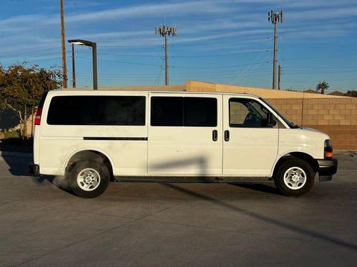2023 Chevrolet Express 3500 RWD 3500 Extended Wheelbase LS