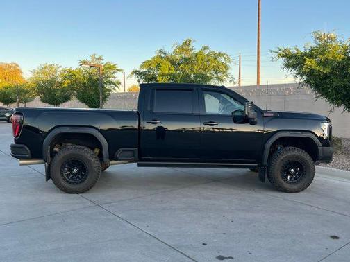 Onyx Black 2024 GMC Sierra 2500 AT4X
