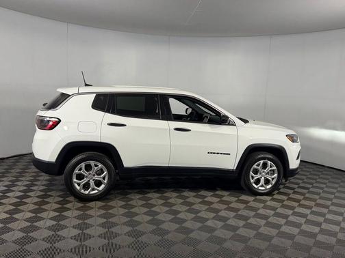 Bright White Clearcoat 2024 Jeep Compass Sport