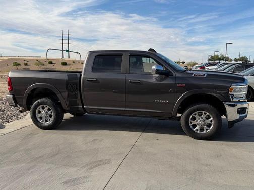 2019 RAM 2500 Laramie Crew Cab 4x4 6'4' Box