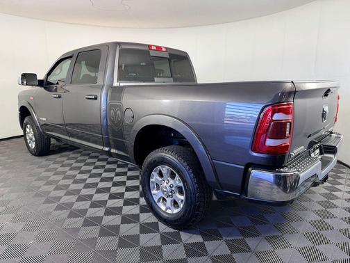 2019 RAM 2500 Laramie Crew Cab 4x4 6'4' Box