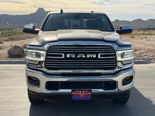 2019 RAM 2500 Laramie Crew Cab 4x4 6'4' Box