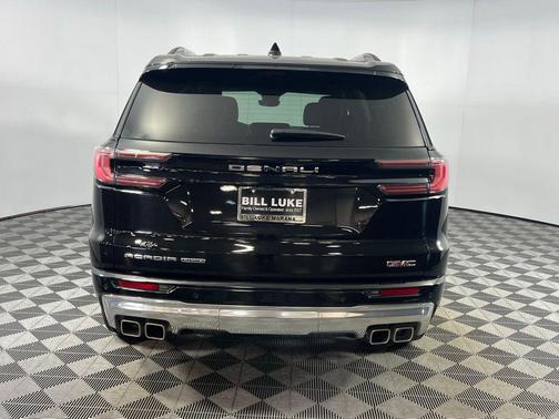 2024 GMC Acadia Denali