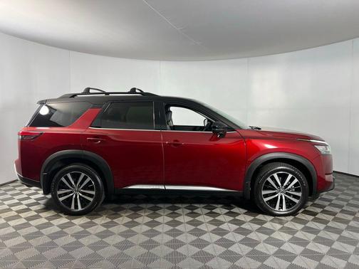 2023 Nissan Pathfinder Platinum 4WD