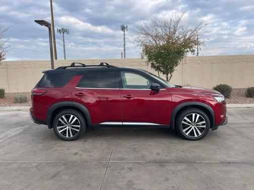 2023 Nissan Pathfinder Platinum 4WD