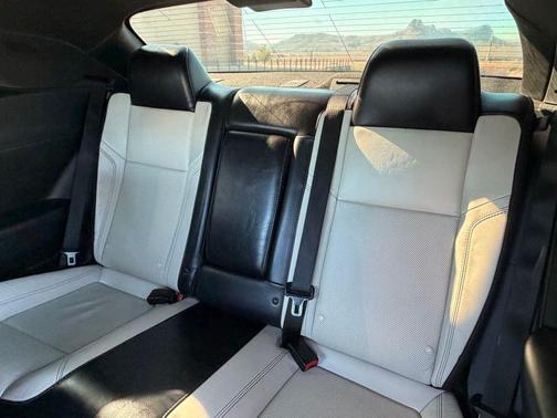 2015 Dodge Challenger SXT Plus