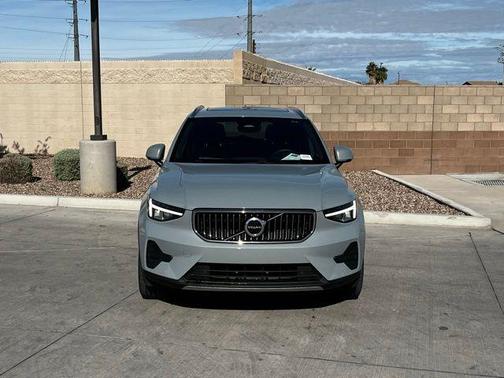 2024 Volvo XC40 B5 Core
