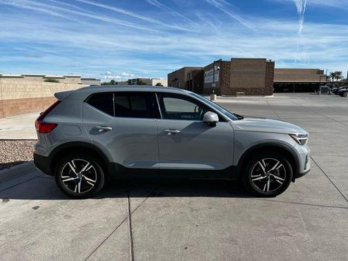 2024 Volvo XC40 B5 Core