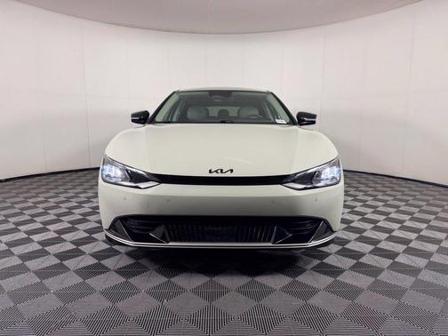 Glacier 2022 Kia EV6 Wind
