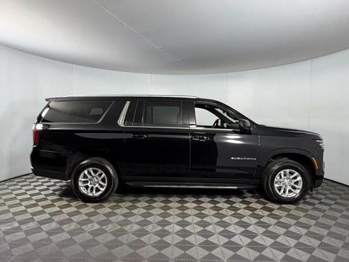 2025 Chevrolet Suburban LS