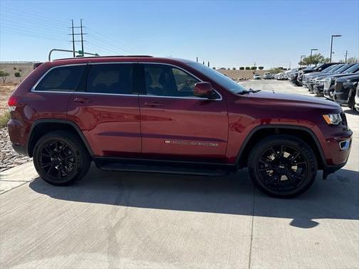 2022 Jeep Grand Cherokee Laredo