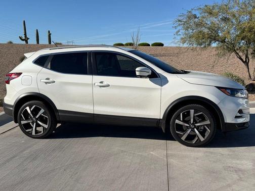2022 Nissan Rogue Sport SL