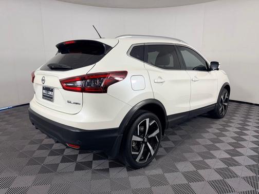 2022 Nissan Rogue Sport SL