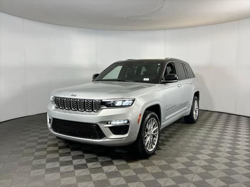 2022 Jeep Grand Cherokee Summit