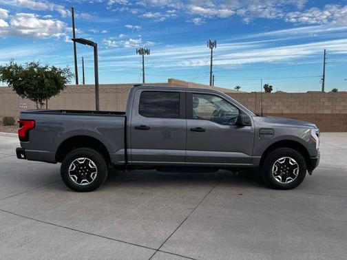 2023 Ford F-150 Lightning Pro