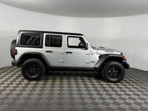 Silver Zynith Clearcoat 2024 Jeep Wrangler 4xe Willys