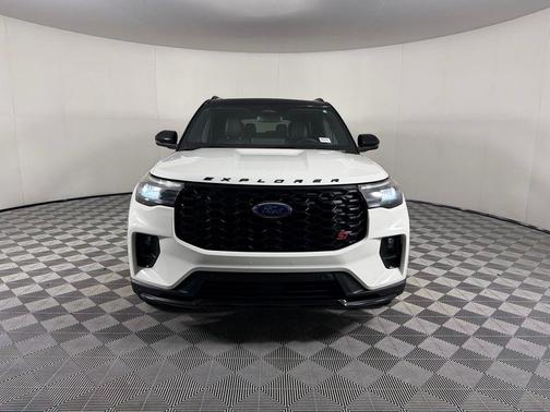 Star White Metallic Tri-Coat 2025 Ford Explorer ST