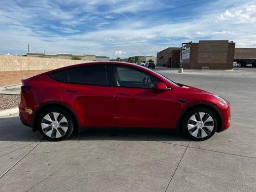 2022 Tesla Model Y Long Range Dual Motor All-Wheel Drive