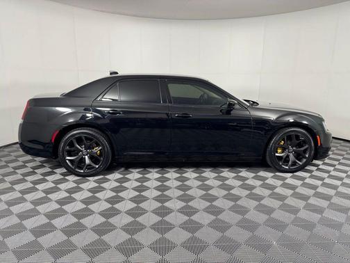 2021 Chrysler 300 Touring