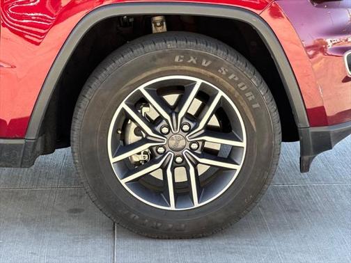 2020 Jeep Grand Cherokee Laredo