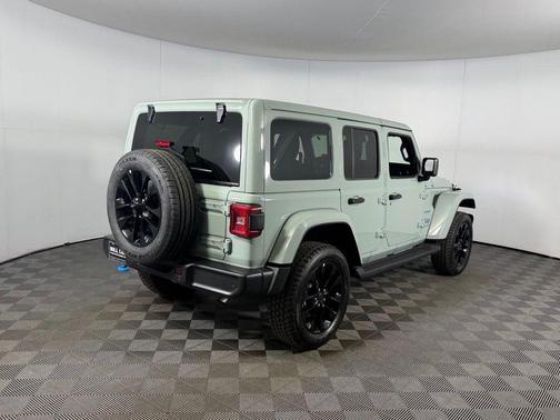 Earl Clearcoat 2024 Jeep Wrangler 4xe Sahara