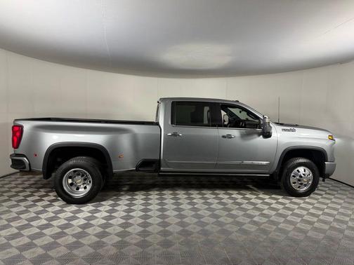 Sterling Grey Metallic 2024 Chevrolet Silverado 3500 High Country