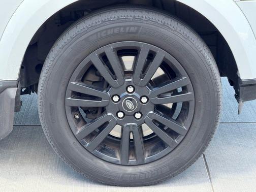 Fuji White 2014 Land Rover LR4 Base