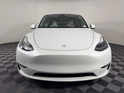 Pearl White Multi-Coat 2022 Tesla Model Y Performance Dual Motor All-Wheel Drive