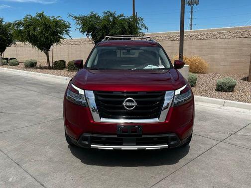 2023 Nissan Pathfinder SL FWD