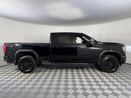Onyx Black 2024 GMC Sierra 2500 AT4