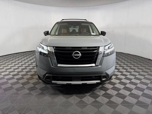 2025 Nissan Pathfinder Platinum FWD