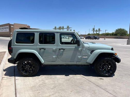 Earl Clearcoat 2024 Jeep Wrangler 4xe Sahara