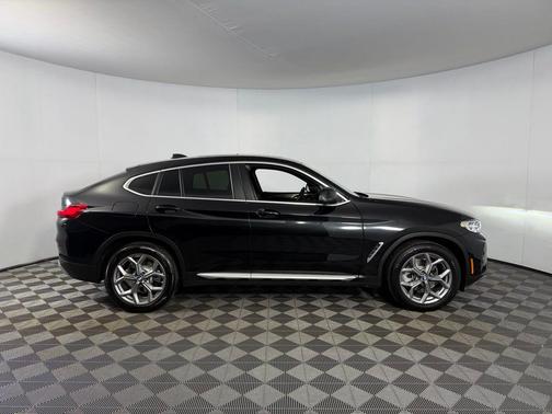2025 BMW X4 xDrive30i
