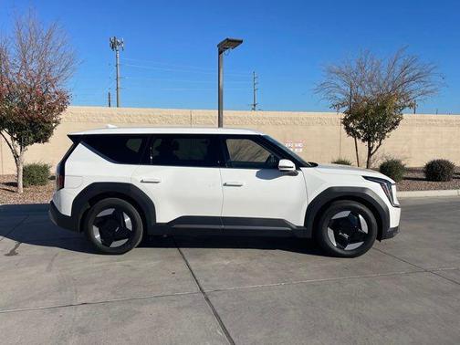 2024 Kia EV9 Light Long Range