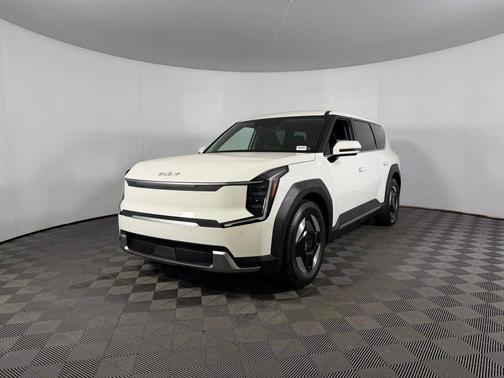 2024 Kia EV9 Light Long Range