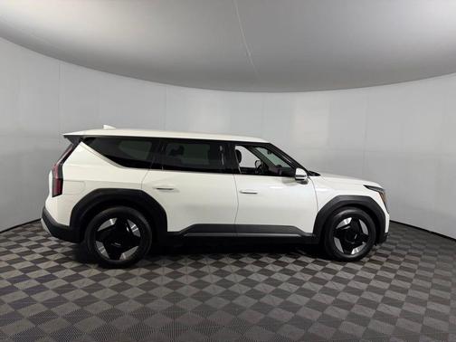 2024 Kia EV9 Light Long Range