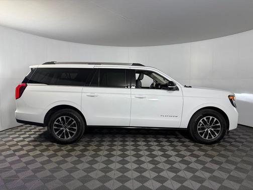 Oxford White 2025 Ford Expedition Max Platinum