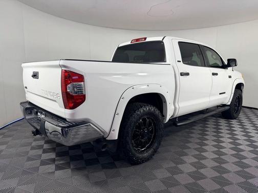 2017 Toyota Tundra SR5