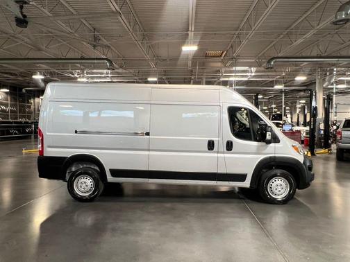 2025 RAM ProMaster 2500 Tradesman