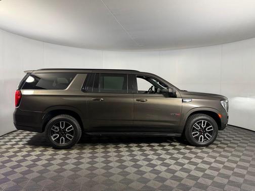 2021 GMC Yukon XL AT4