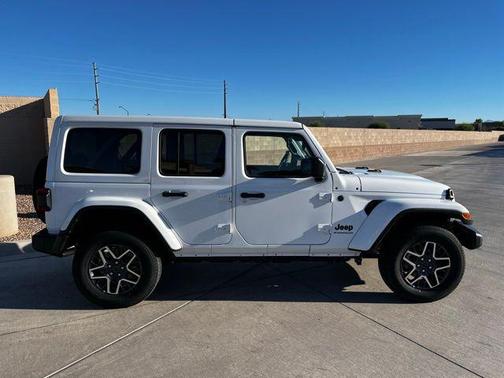 2025 Jeep Wrangler 4-Door Sahara 4x4