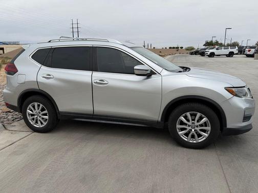 Brilliant Silver Metallic 2019 Nissan Rogue SV