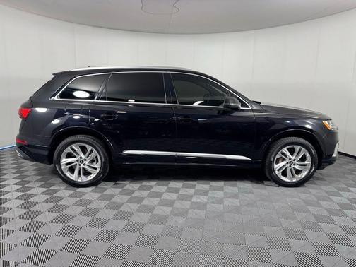 2021 Audi Q7 45 Premium Plus