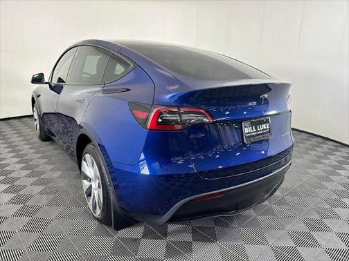 2022 Tesla Model Y Long Range Dual Motor All-Wheel Drive