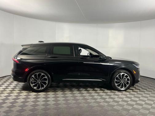 2024 Lincoln Nautilus Reserve