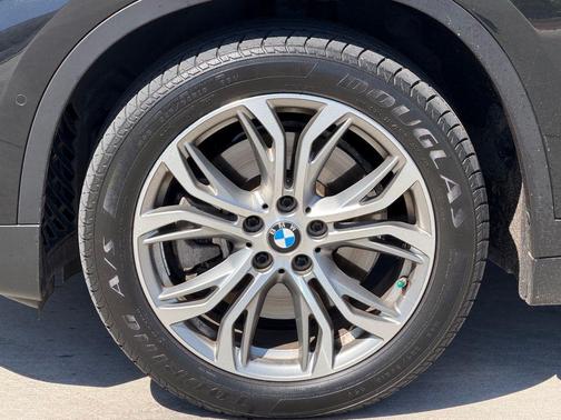 Black Sapphire Metallic 2017 BMW X1 xDrive 28i