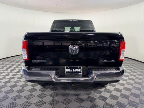 2020 RAM 2500 Big Horn Crew Cab 4X4 6'4' Box