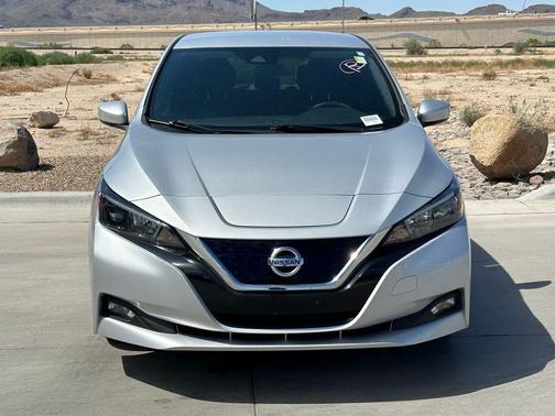 2022 Nissan Leaf SV
