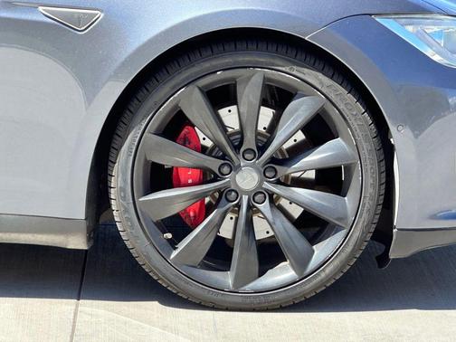 2015 Tesla Model S 85D