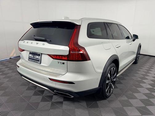 Tan 2020 Volvo V60 Cross Country T5